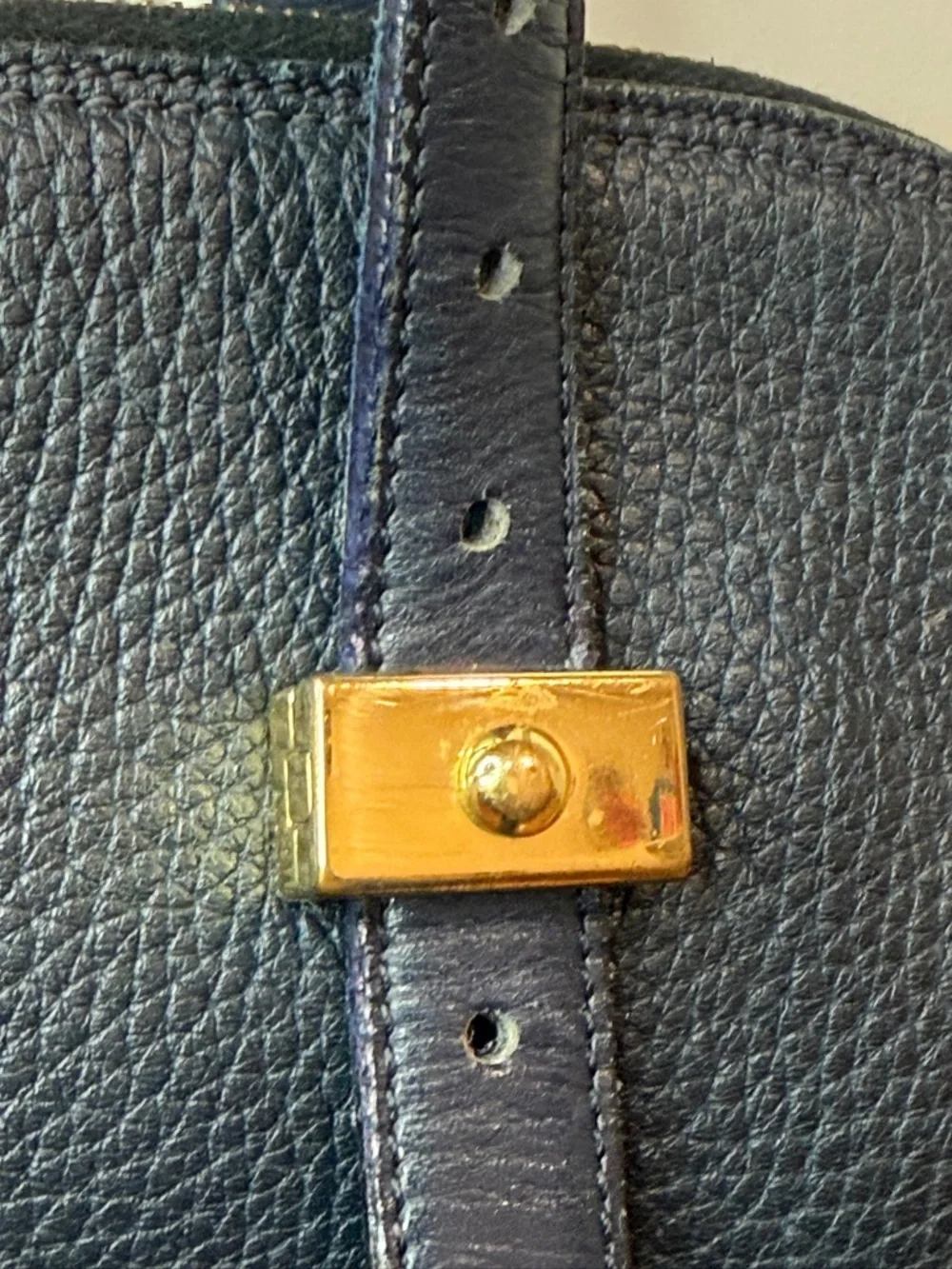 Classic Dooney & Bourke All Weather Leather Purse in Navy